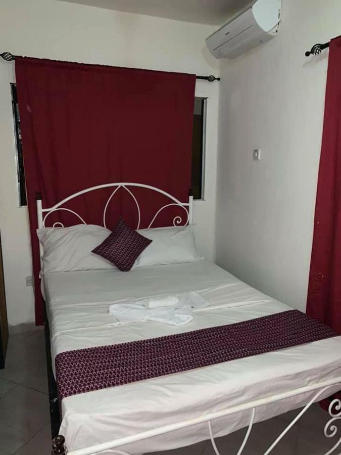 Vlv International Guest House Kololi Eksteriør billede