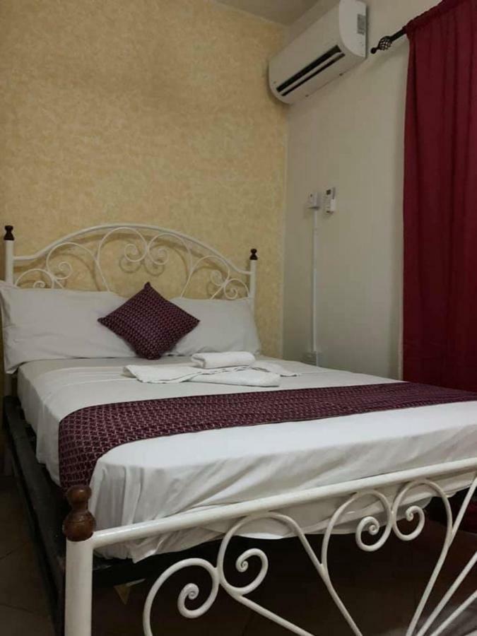 Vlv International Guest House Kololi Eksteriør billede